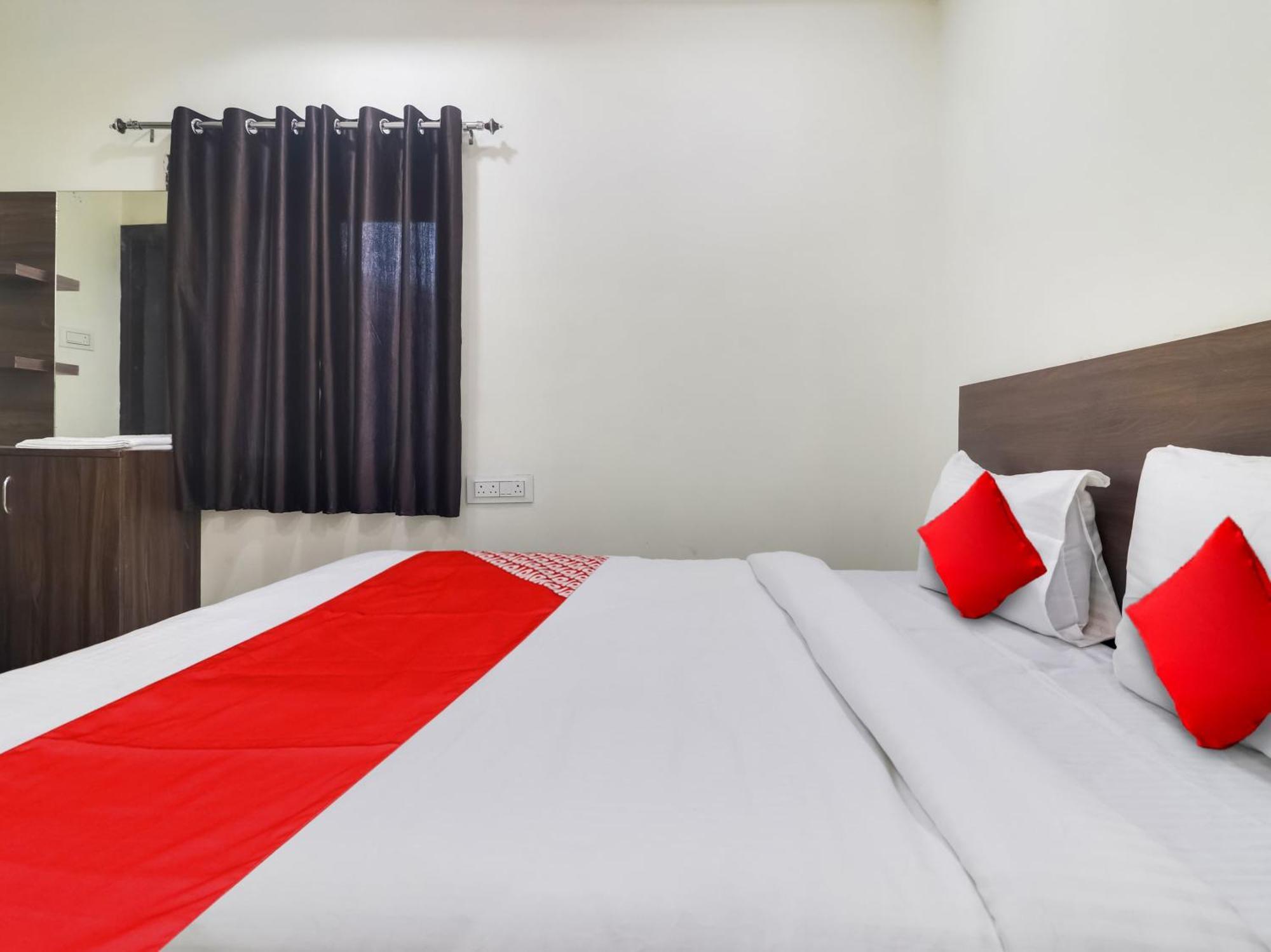 Hotel O Red Stone Hotels Hyderabad Exterior foto