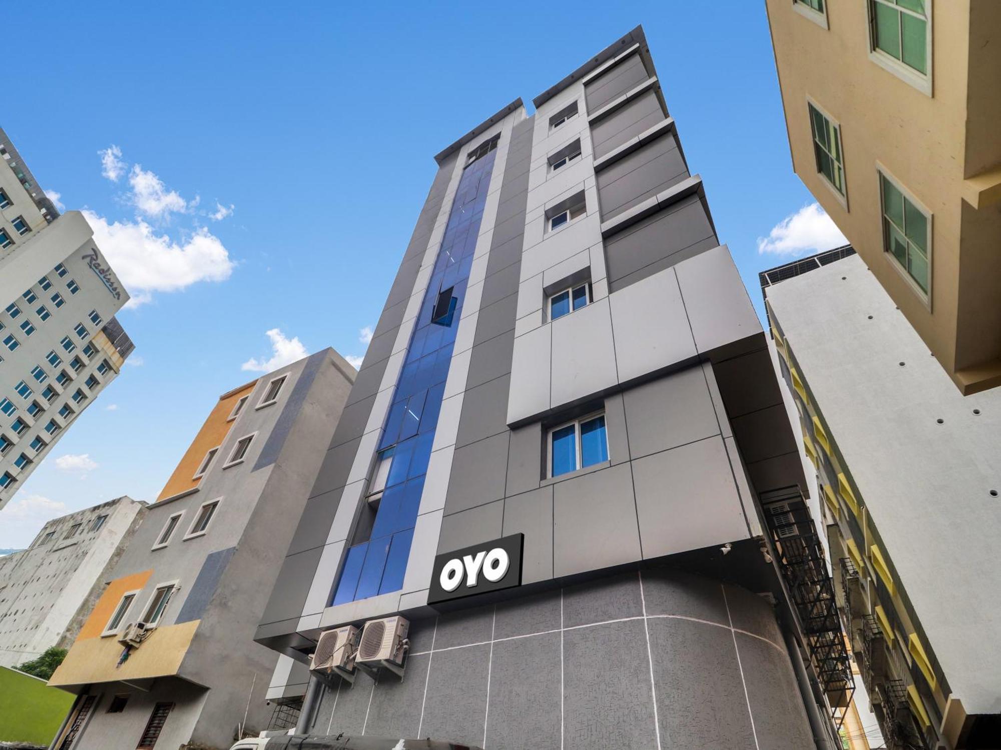 Hotel O Red Stone Hotels Hyderabad Exterior foto