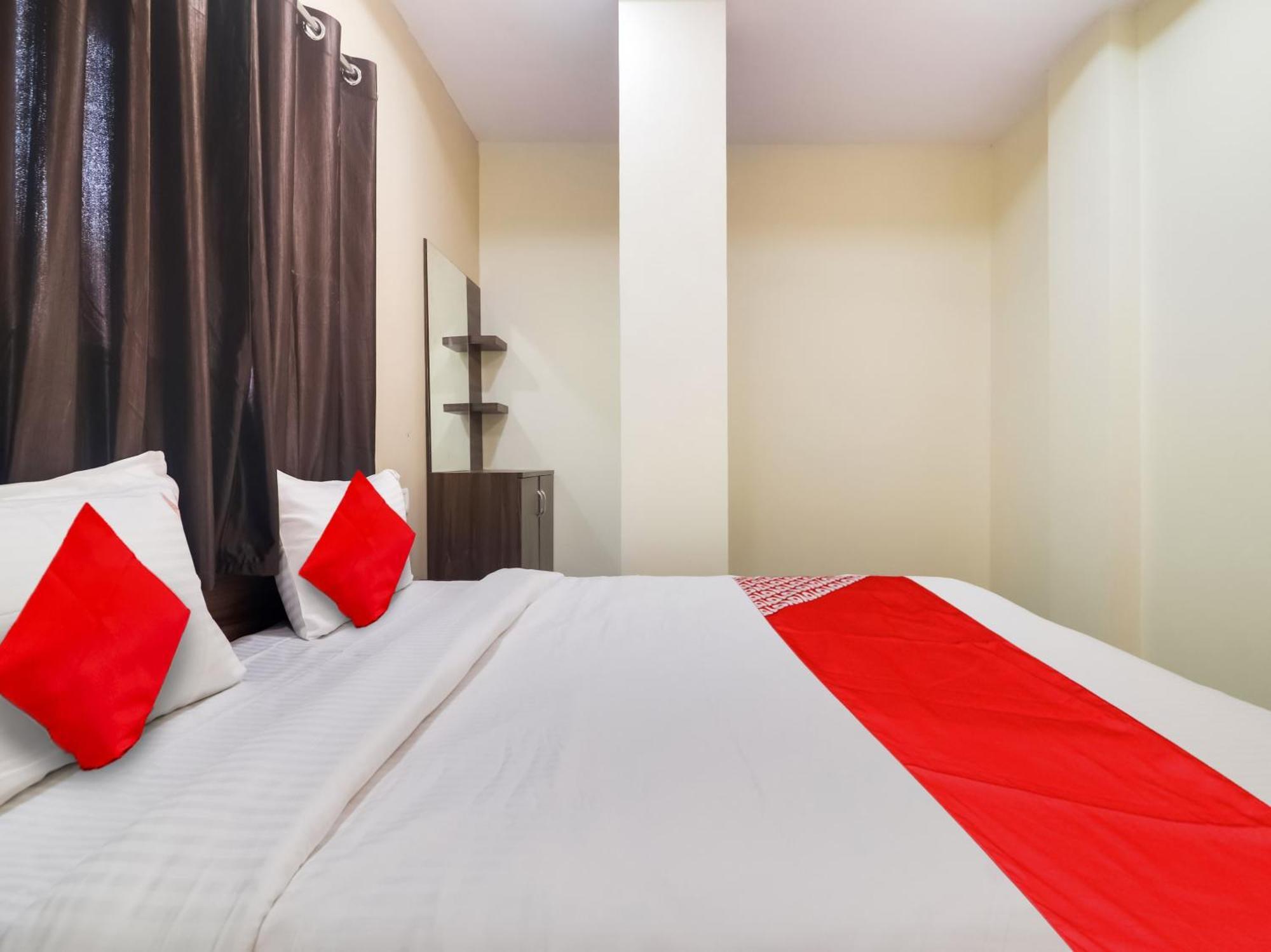 Hotel O Red Stone Hotels Hyderabad Exterior foto